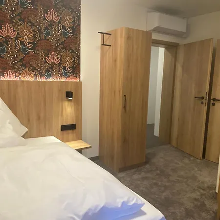 Akzent Schranne Готель 3*